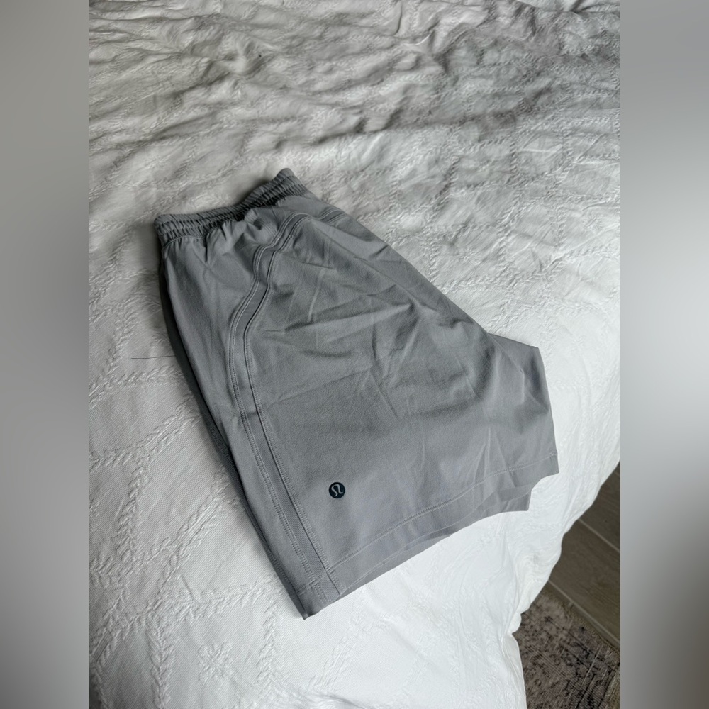 Lululemon Pace Breaker Short - 7” with Liner - Size M